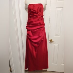Elegant Red Evening Dress